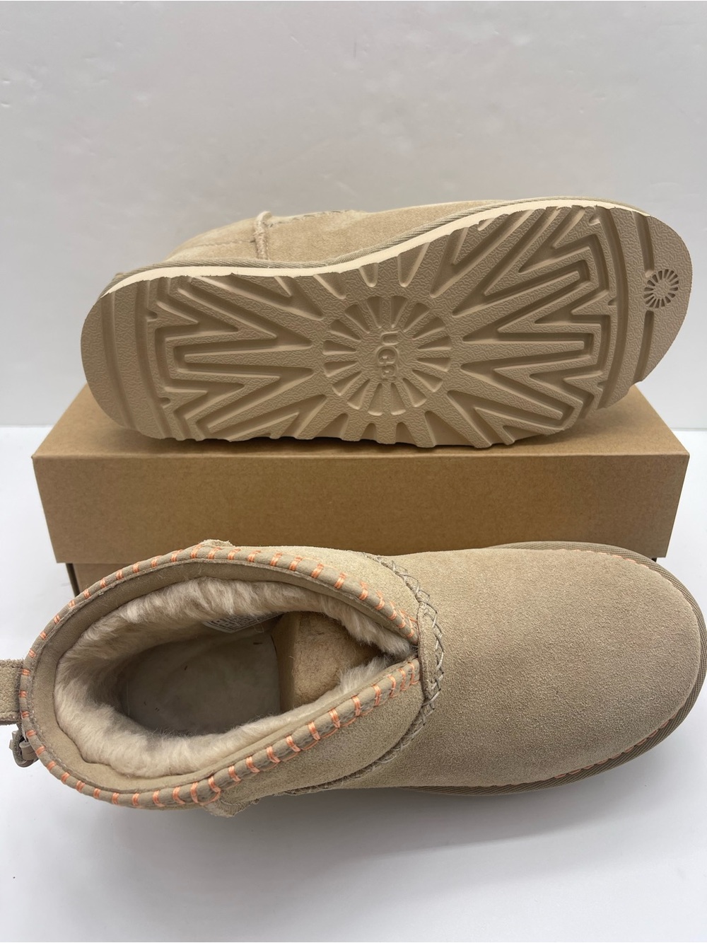 UGG
W / 1178830
W CLASSIC ULTRA MINI ELARIA
MDSD - Mustard Seed - Picture 11 of 16